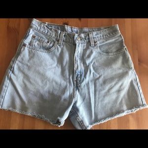 Vintage Levi 550 cutoff high waisted shorts